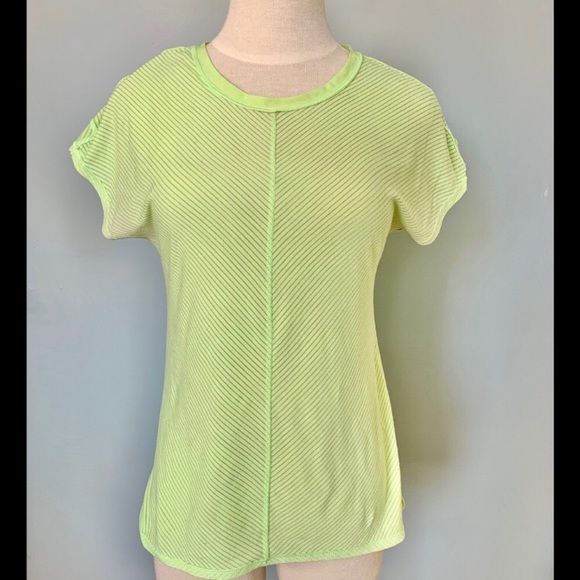 LULULEMON T-Shirt - Picture 6 of 8